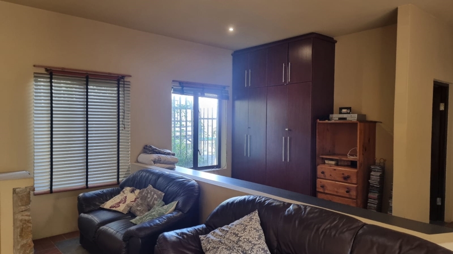 6 Bedroom Property for Sale in Merryhill Eastern Cape